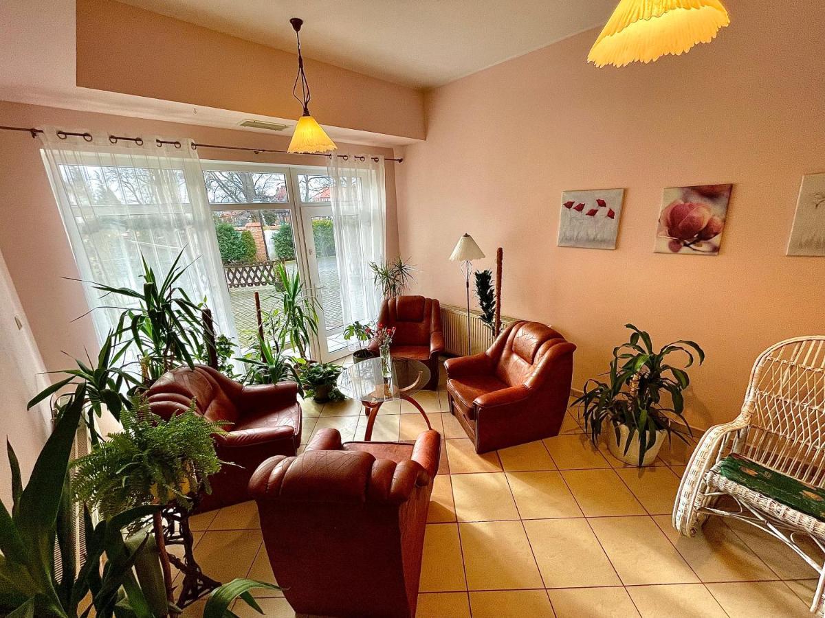 Hotel Dowhan Nowe Экстерьер фото