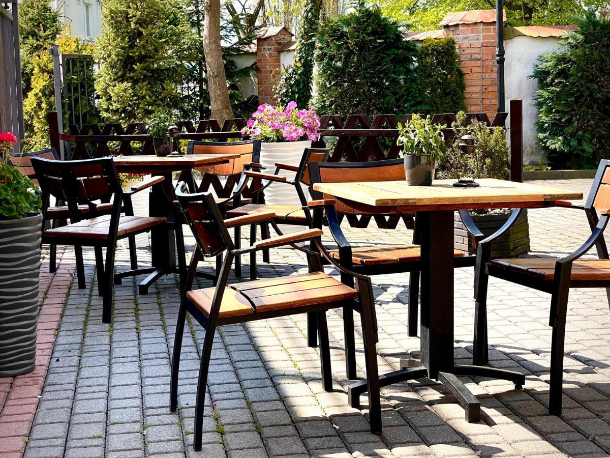 Hotel Dowhan Nowe Экстерьер фото